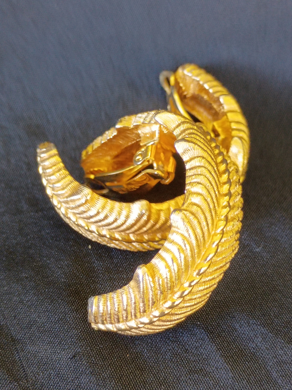 Vtg 1970s Givenchy Matte Gold Plated Leaf Hoops Clip On Earrings